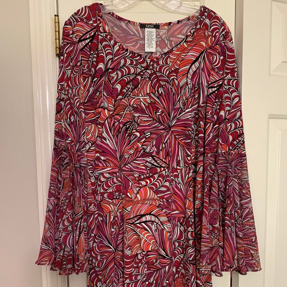 Dress with bell sleeves